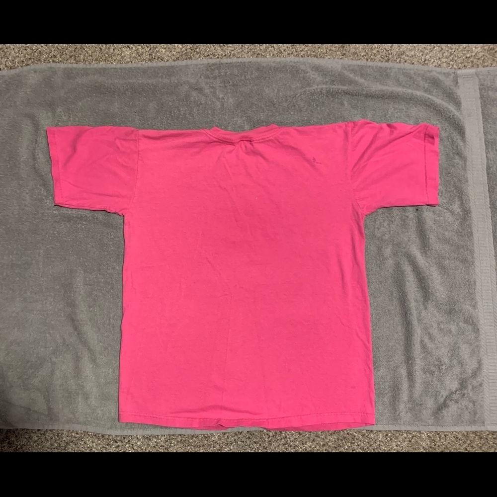Size M, statement tee. - Picture 2 of 2